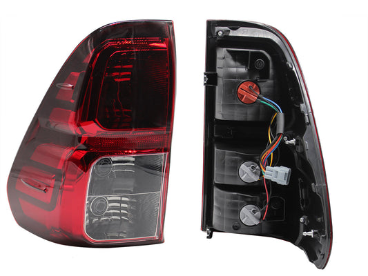 CALAVERA IZQ C/ARNES OSCURA (SENCILLA/DOBLE CABINA) (ROJO/BLANCO/BLANCO)